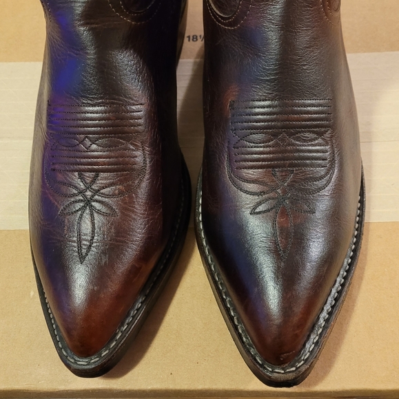 Like new Tony Lama Vibram sole - Picture 2 of 7